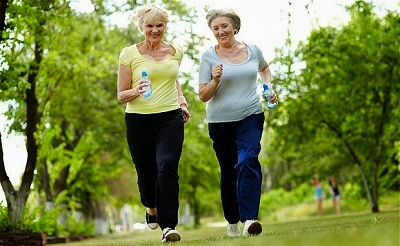 Tăng hoạt động thể chất giúp ngăn ngừa gãy xương.