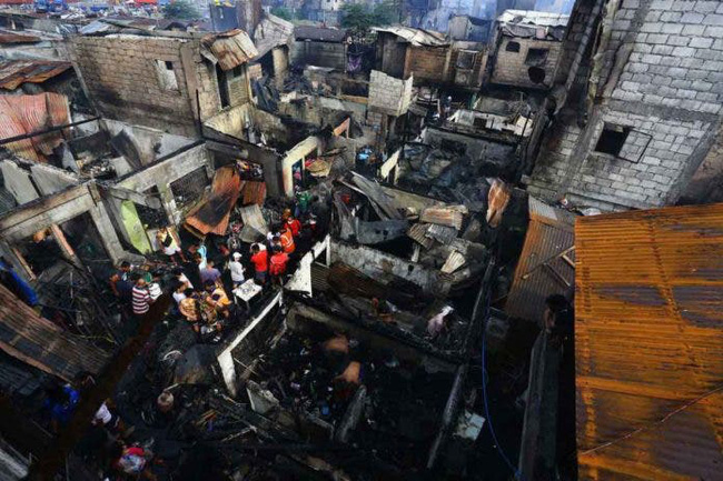Vụ cháy bùng phát vào khoảng 2h ngày 21/2 và được dập tắt lúc 6h cùng ngày. (Ảnh: Manila Times)