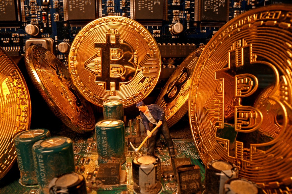 Bitcoin bị coi là tài sản có tính đầu cơ cao, không ổn định và mang đến nhiều rủi ro cho nhà đầu tư. Ảnh: Reuters.