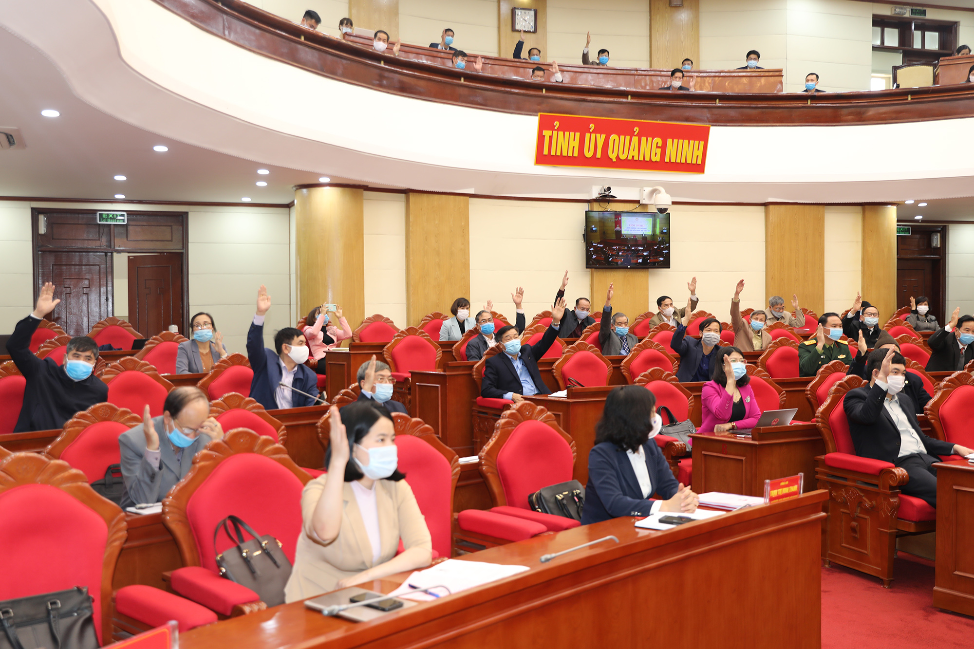 Đại biểu biểu quyết tại hội nghịHội nghị hiệp thương lần thứ nhất nhằm thỏa thuận cơ cấu thành phần số lượng người ứng cử đại biểu Quốc hội (ĐBQH) khóa XV.