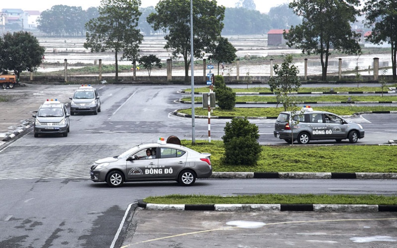Sát hạch lái xe tại Trung tâm Đào tạo lái xe Đông Đô Bắc Ninh. (Ảnh: Tổng cục Đường bộ Việt Nam cung cấp)