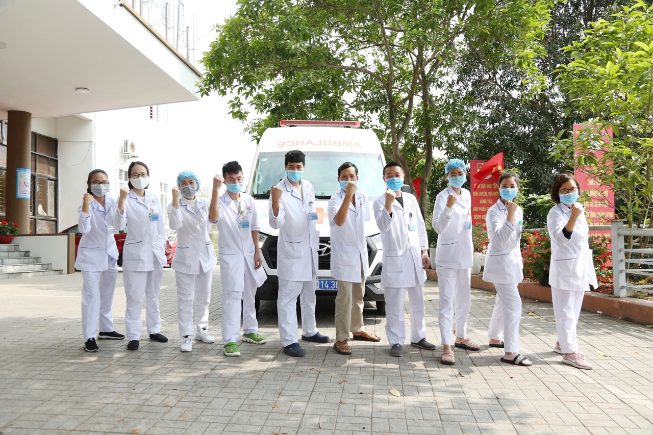 10 “chiến sĩ áo trắng” là các điều dưỡng viên tại các khoa của Bệnh viện Đa khoa tỉnh đã lập tức di chuyển, tăng cường vào Bệnh viện số 2 để phục vụ công tác phòng, chống dịch, sẵn sàng cho các tình huống cấp bách.