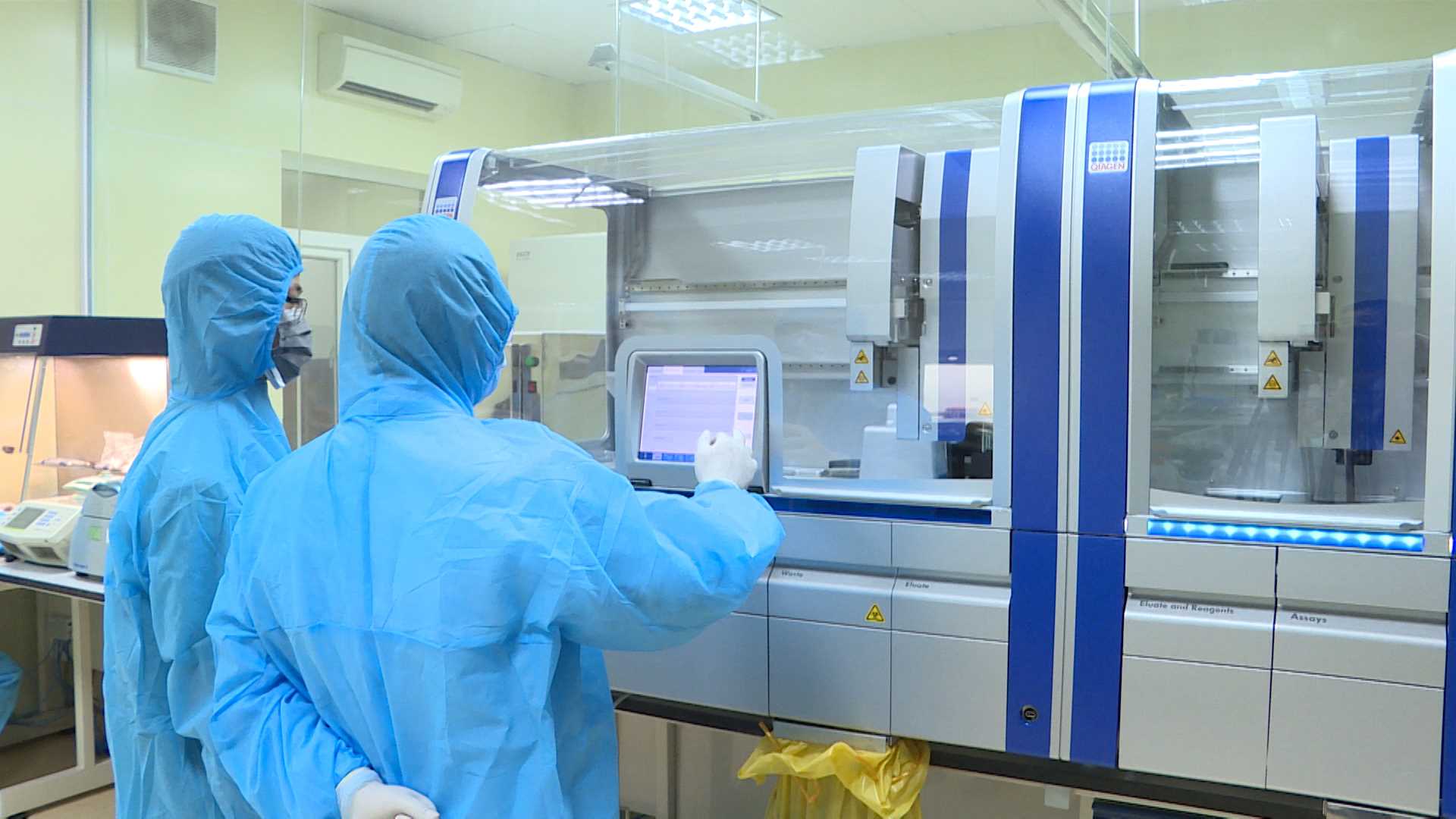 c y, bác sĩ của Trung tâm Kiểm soát bệnh tật Quảng Ninh thực hiện thành công xét nghiệm RT - PCR (kỹ thuật sinh học phân tử) phát hiện virus SARS-CoV-2. Ảnh: Nguyễn Hoa.