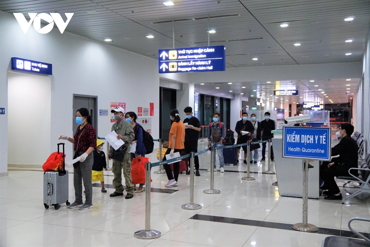 Hải Phòng thông báo tìm hành khách đi cùng chuyến bay VN1188 với ca tái dương tính với SARS-CoV-2 từ sân bay Tân Sơn Nhất (TP Hồ Chí Minh) ra sân bay Cát Bi (Hải Phòng).