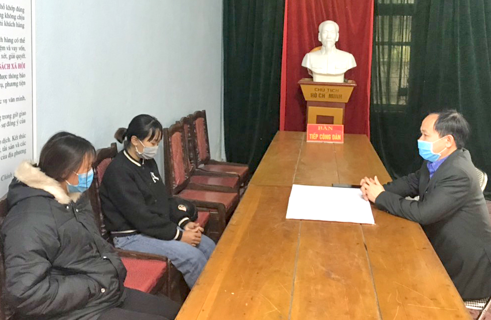 Bí thư Đảng ủy, Chủ tịch UBND xã Quảng Sơn (Hải Hà) luôn quan tâm, dành thời gian cho việc tiếp công dân, giải quyết kiến nghị của bà con trong xã. 