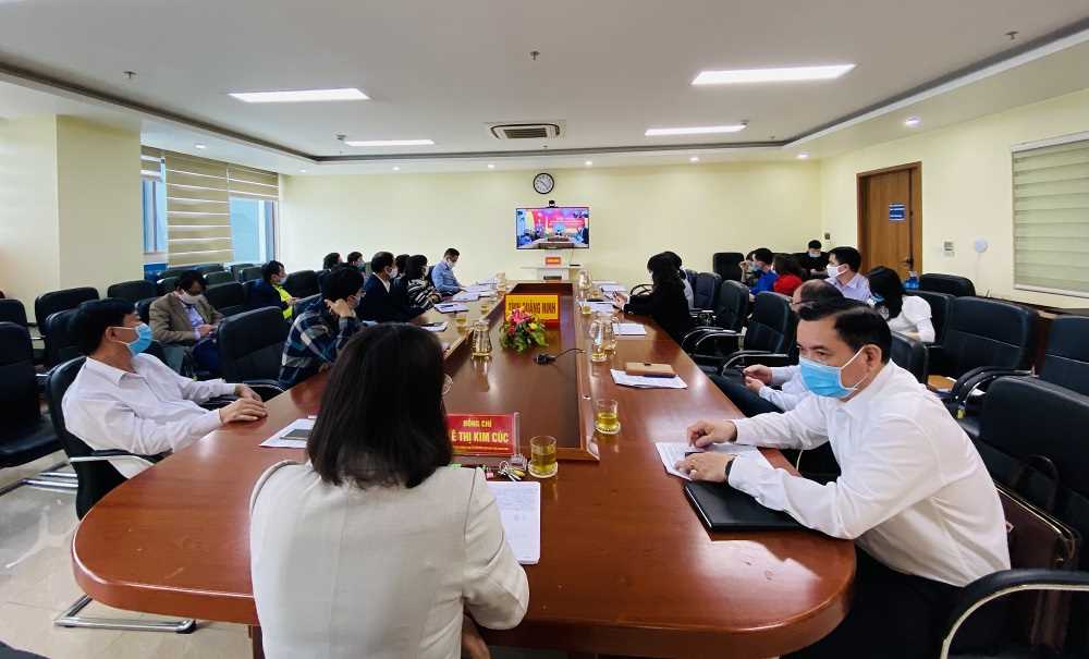 Cán bộ mặt trận tham dự tập huấn công tác kiểm tra, giám sát tại điểm cầu Ủy ban MTTQ tỉnh Quảng Ninh.