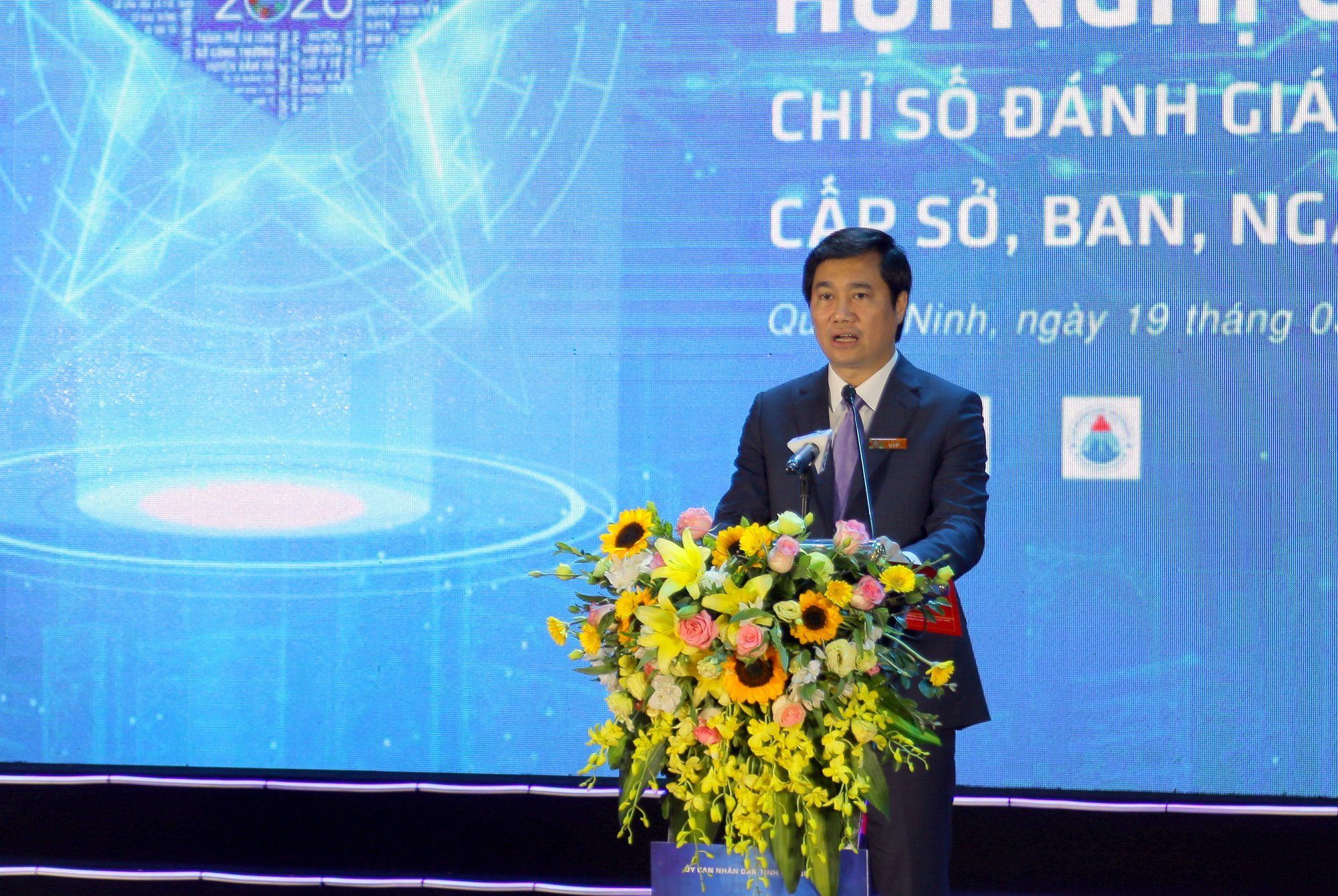 Đồng chí Nguyễn Tường Văn, Phó Bí thư Tỉnh ủy, Chủ tịch UBND tỉnh, phát biểu bế mạc hội nghị.