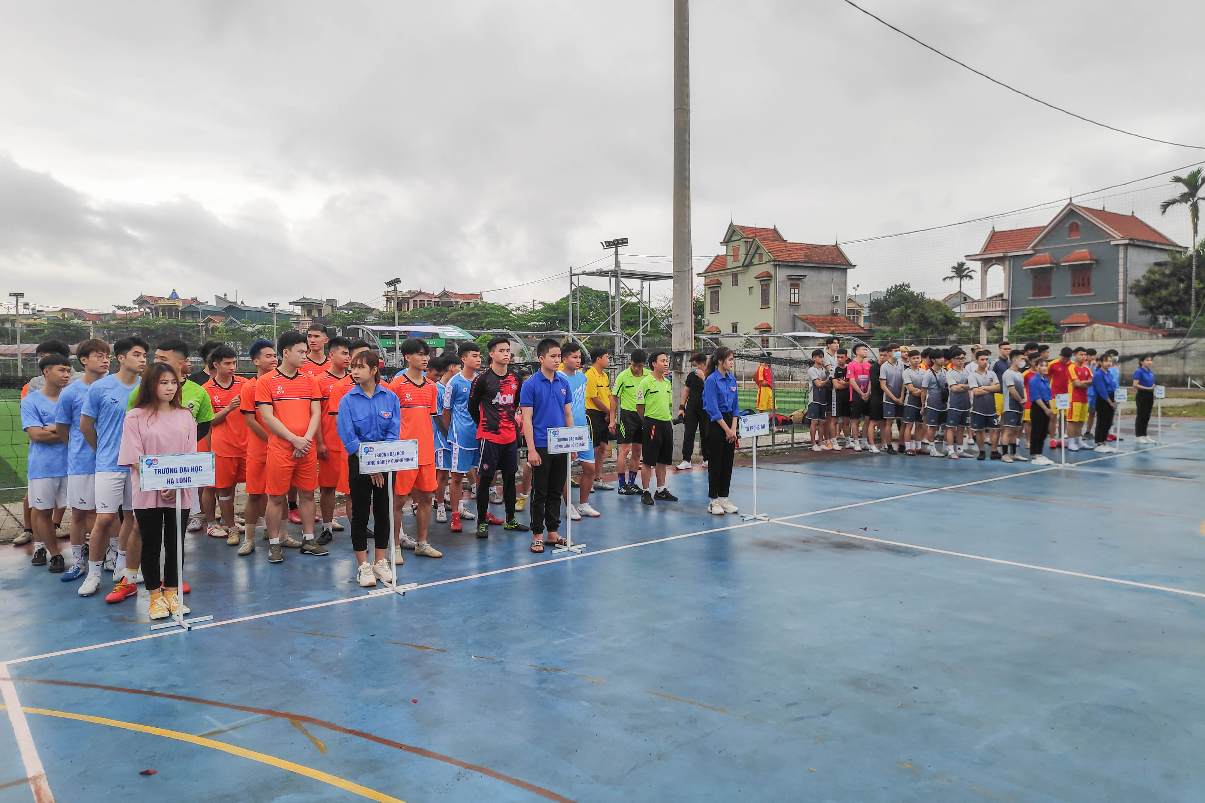 Giải đấu có sự tham gia của 6 đội, với tổng số 84 cầu thủ lđến từ các trường đại học, cao đẳng trên địa bàn tỉnh.