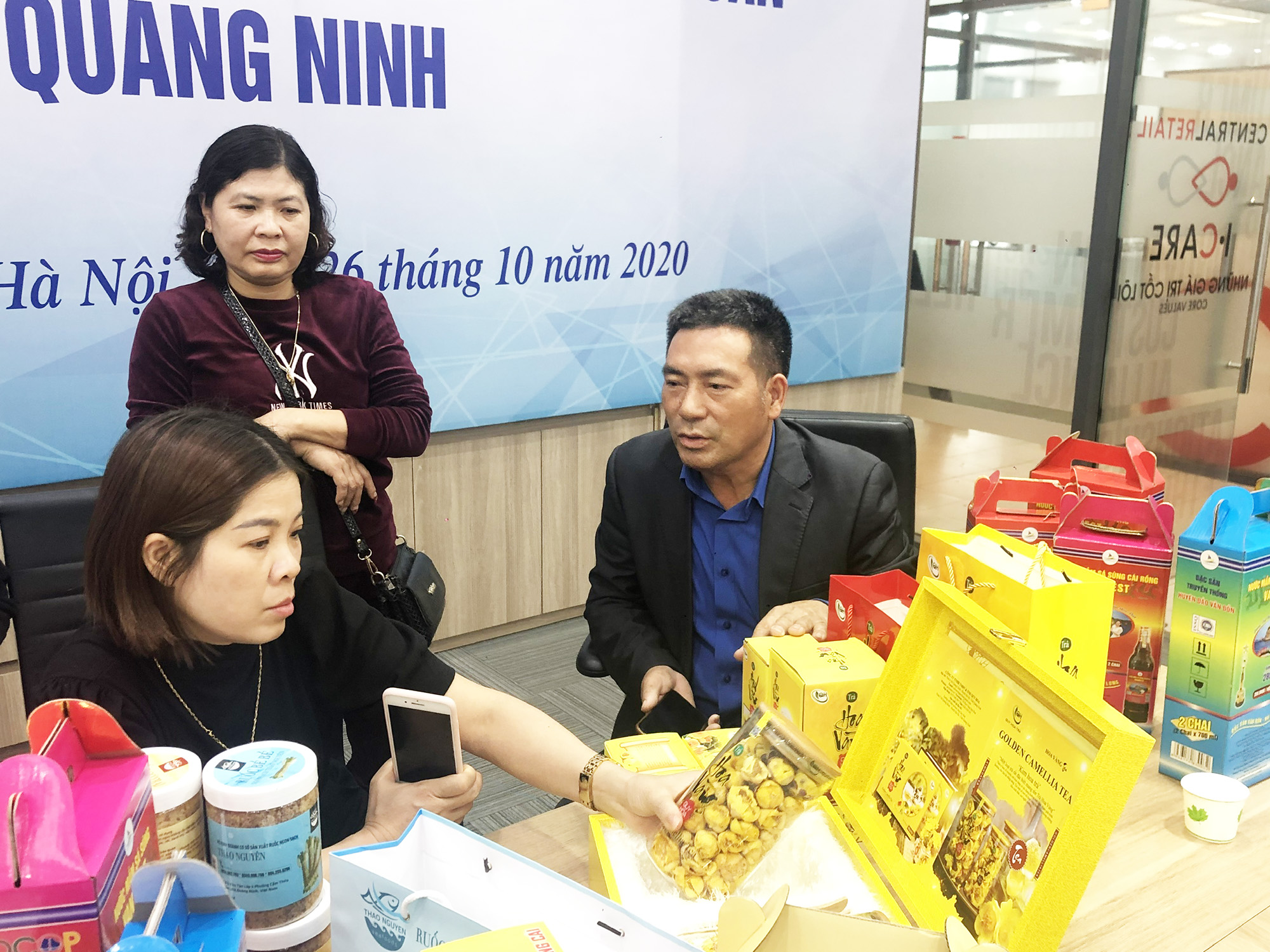 Doanh nghiệp trên địa bàn tỉnh đưa sản phẩm của đi quảng bá, giới thiệu và bày bán tại thị trường Hà Nội.