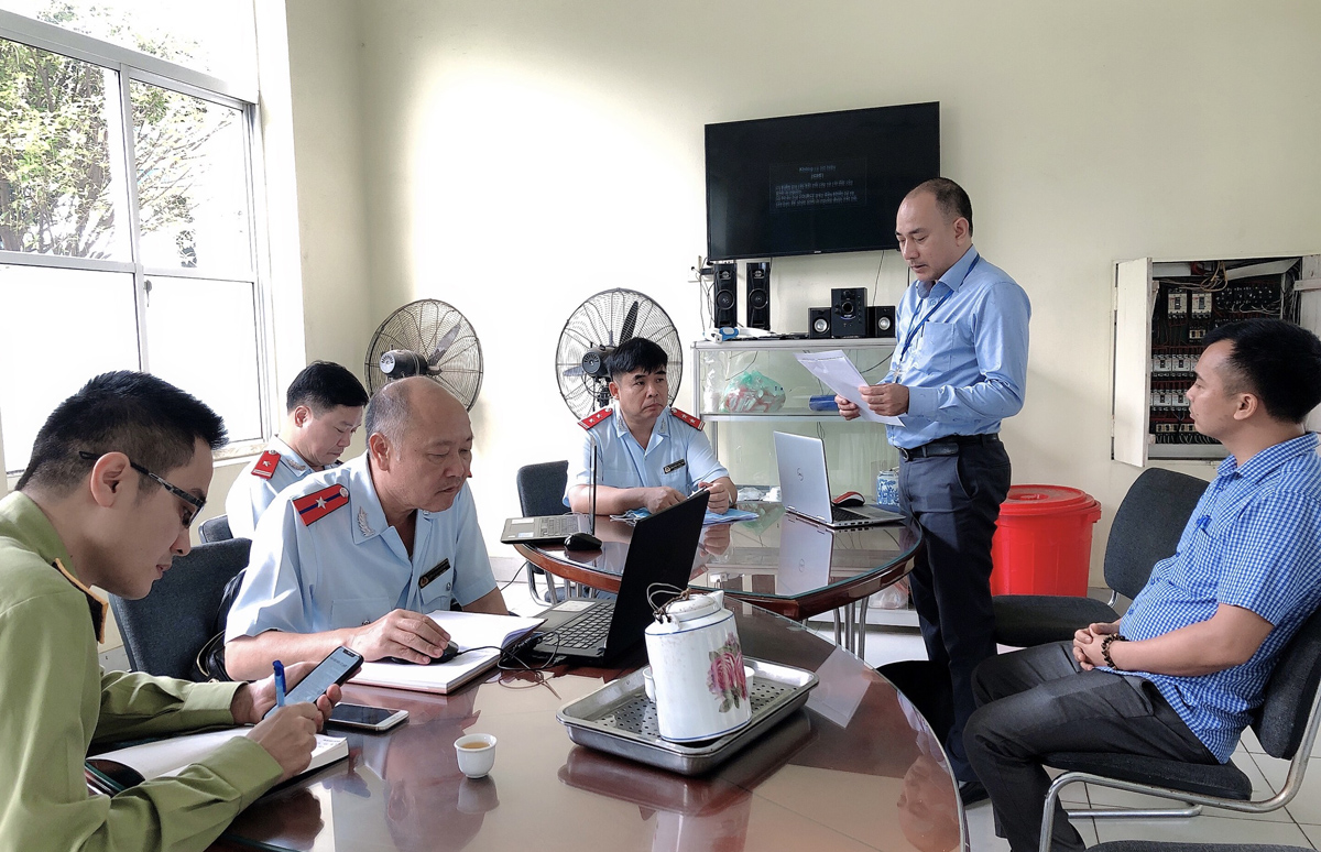 Đoàn Thanh tra công bố quyết định thanh tra tại Cửa hàng bán lẻ xăng dầu Đại Yên (TP Hạ Long)