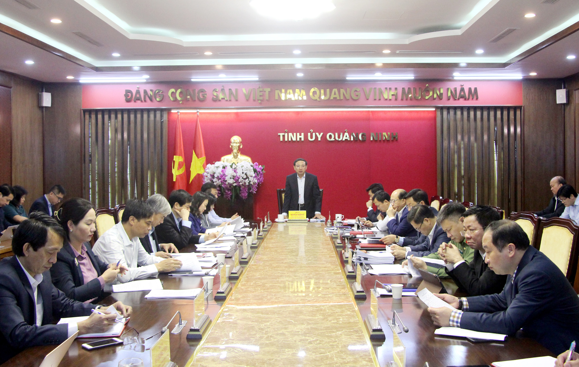 Đồng chí Nguyễn Xuân Ký, Ủy viên Trung ương Đảng, Bí thư Tỉnh ủy, Chủ tịch HĐND tỉnh,kết luận hội nghị.