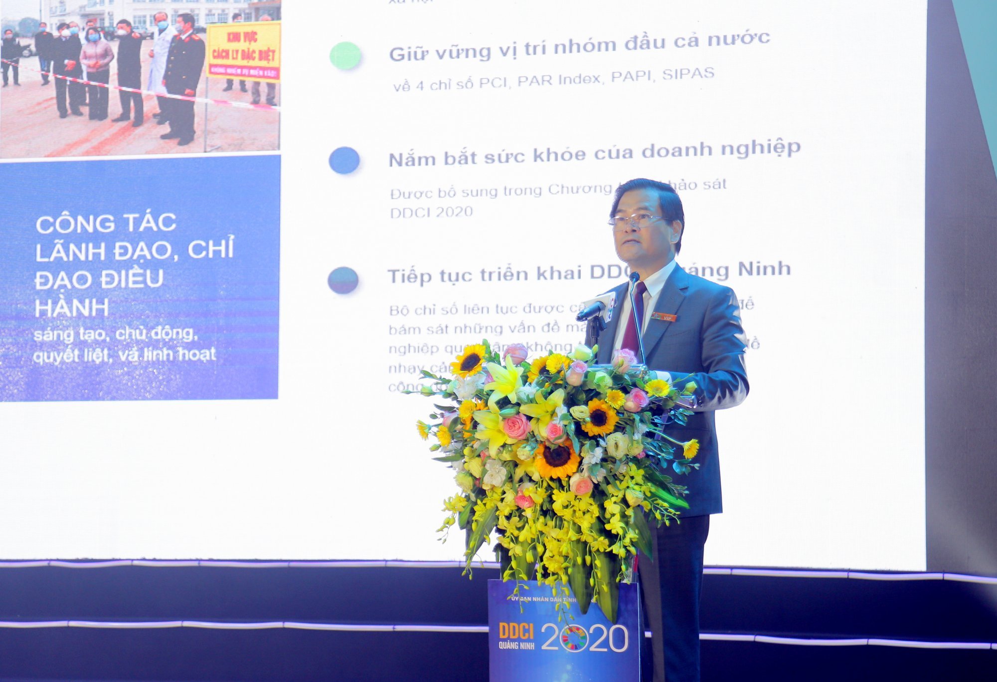 Phó Chủ tịch UBND tỉnh Bùi Văn Khắng đánh giá những kết quả cũng như tồn tại của các địa phương trong thực hiện bộ chỉ số DDCI 2020