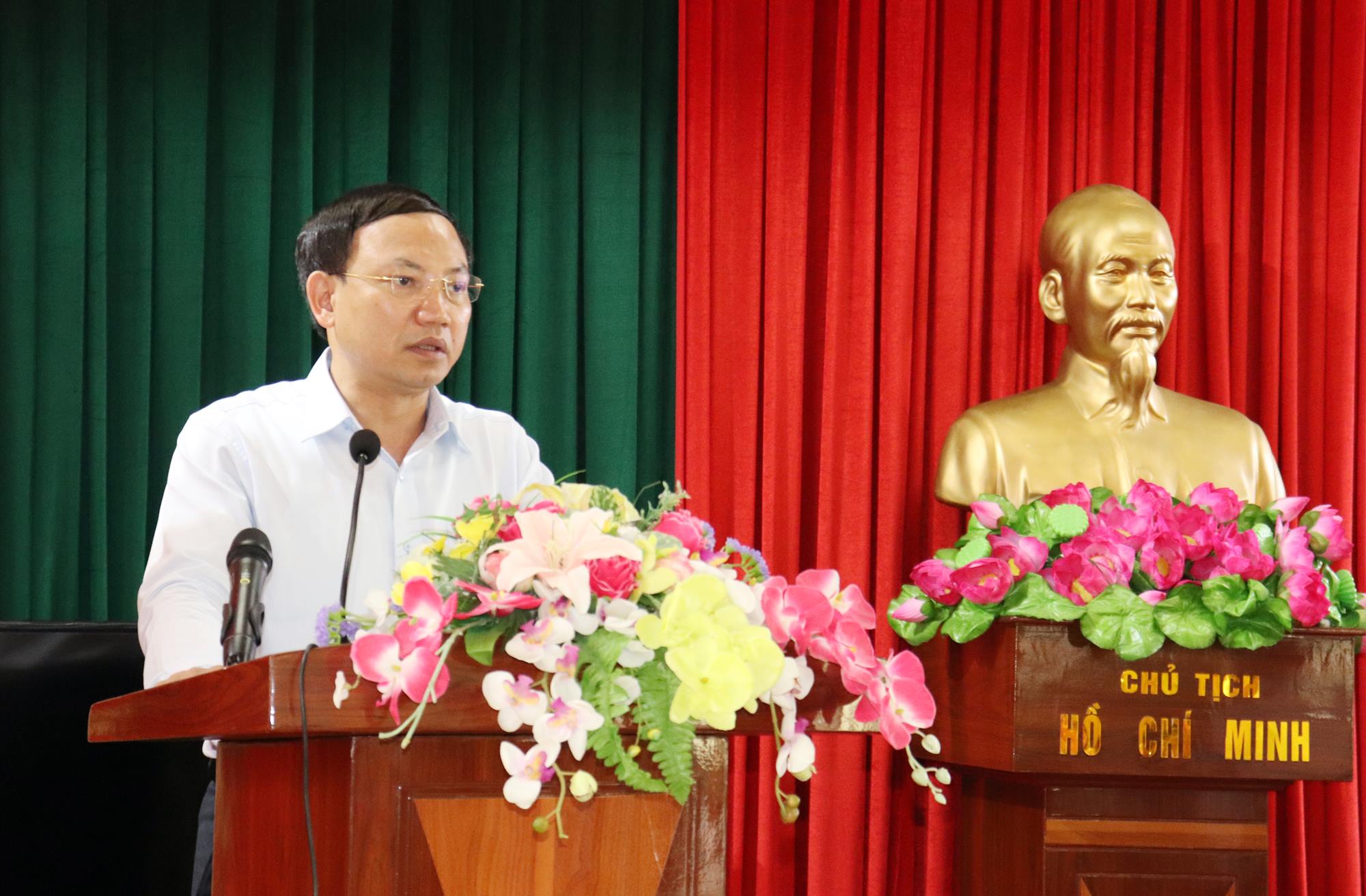 Đồng chí Nuyễn Xuân Ký, Ủy viên Trung ương Đảng, Bí thư Tỉnh ủy, Chủ tịch HĐND tỉnh phát biểu tại hội nghị. 