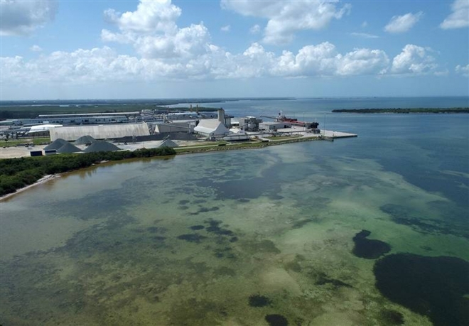 Một phần của hồ chứa nước thải ở Florida. (Ảnh: Bradenton)