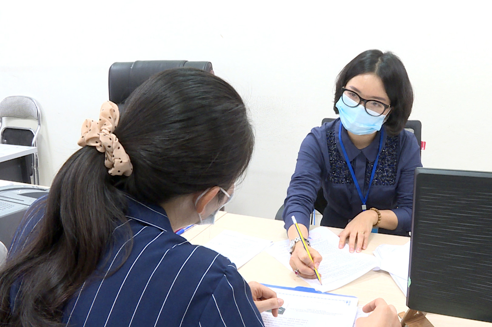 Việc tổ chức hiệp thương, giới thiệu người ứng cử gồm những bước, công đoạn nào?