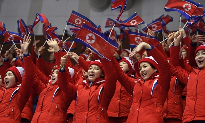 Đội cổ vũ Triều Tiên tại Olympic Pyeongchang năm 2018. Ảnh: AFP.