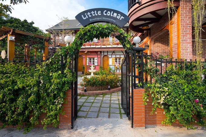Địa chỉ này như một khu vườn cổ tích nằm giữa thành phố biển Hạ Long. Ảnh: Little Colmar Boutique Homestay