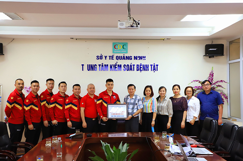BTC giải tặng 2.016 bộ Kit test Covid-19 cho tỉnh Quảng Ninh.