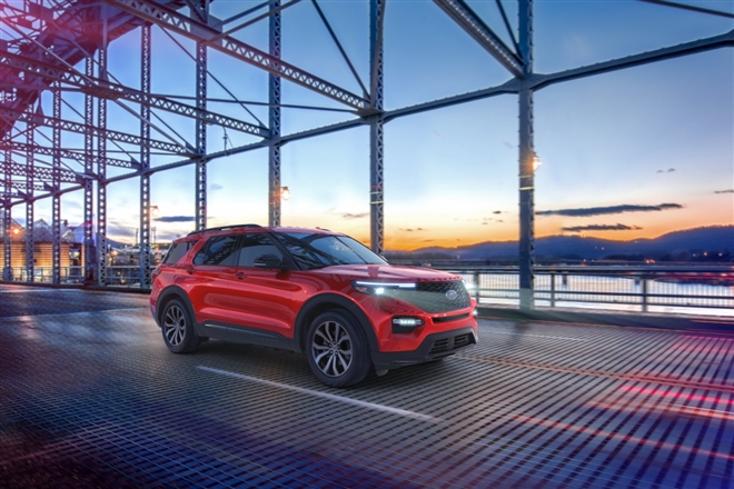 Ford Explorer Enthusiast ST 2021.