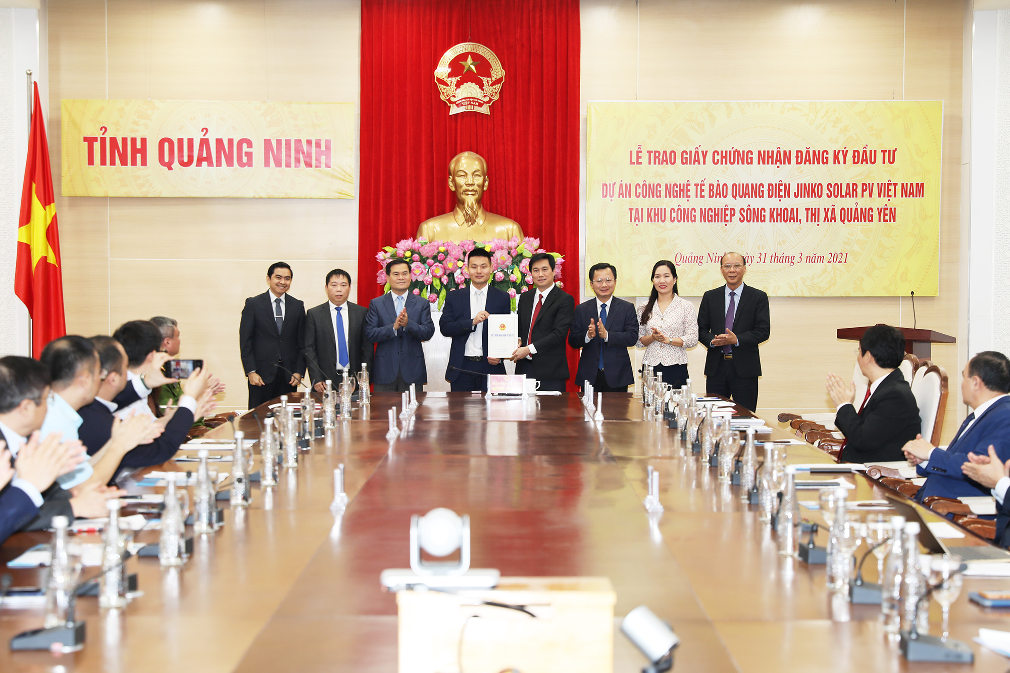 Tỉnh Quảng Ninh trao giấy chứng nhận đầu tư
