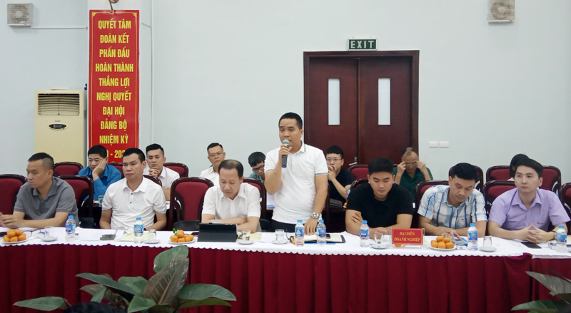 Đại diện doanh nghiệp NK thiết bị máy móc qua Cửa khẩu Quốc tế Móng Cái phát biểu tại hội nghị.