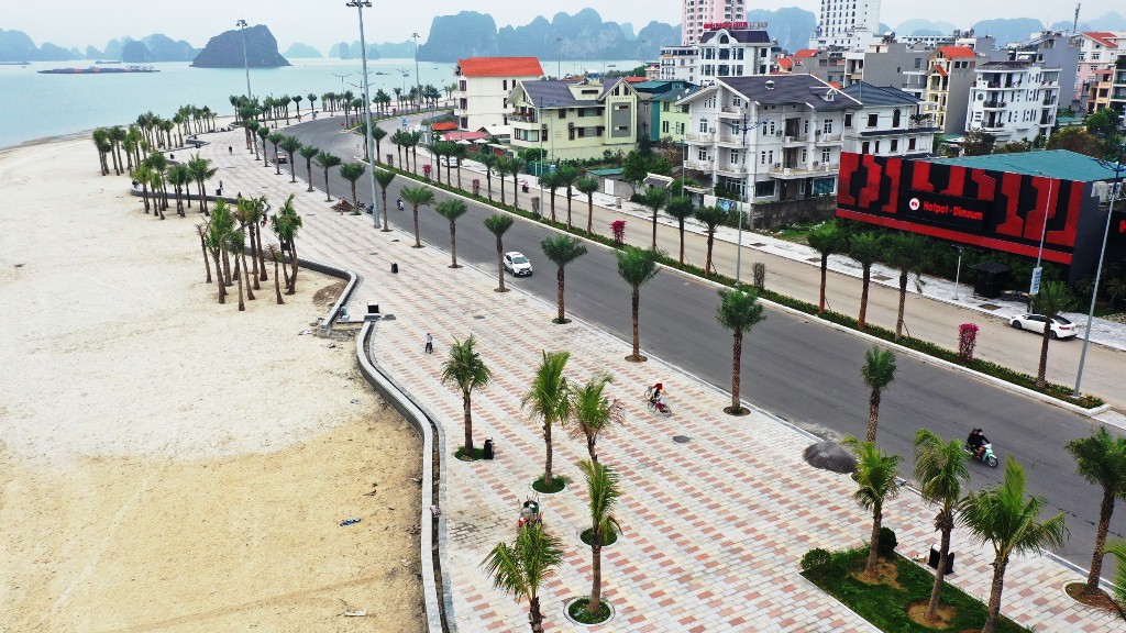 Bãi tắm Hòn Gai đã được hoàn thiện, phục vụ nhân dân và du khách dịp hè 2021.