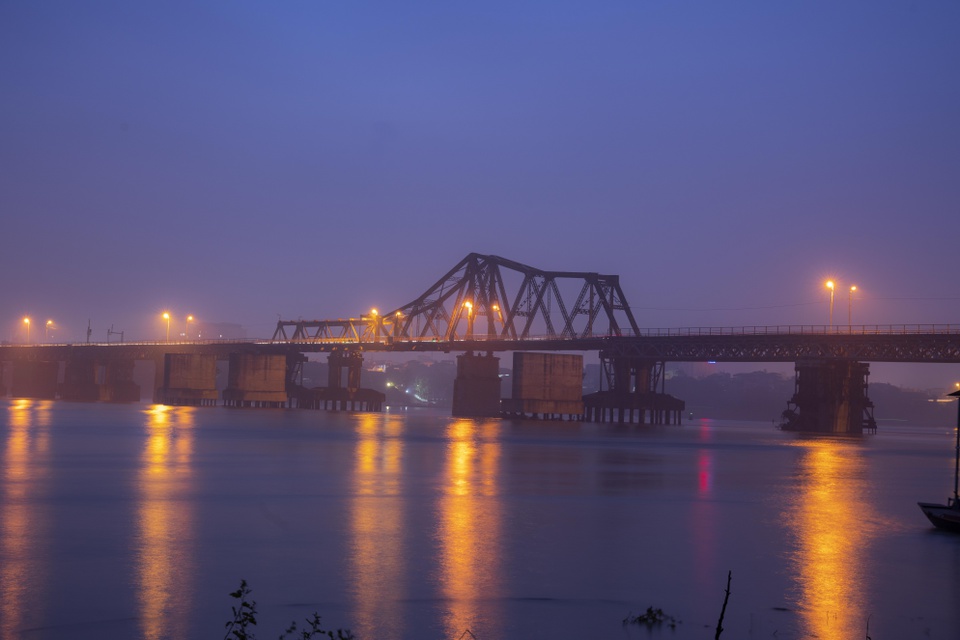 Cây cầu Long Biên biểu tượng cũng là nơi nhiều du khách muốn ghé qua một lần khi đặt chân tới thủ đô.