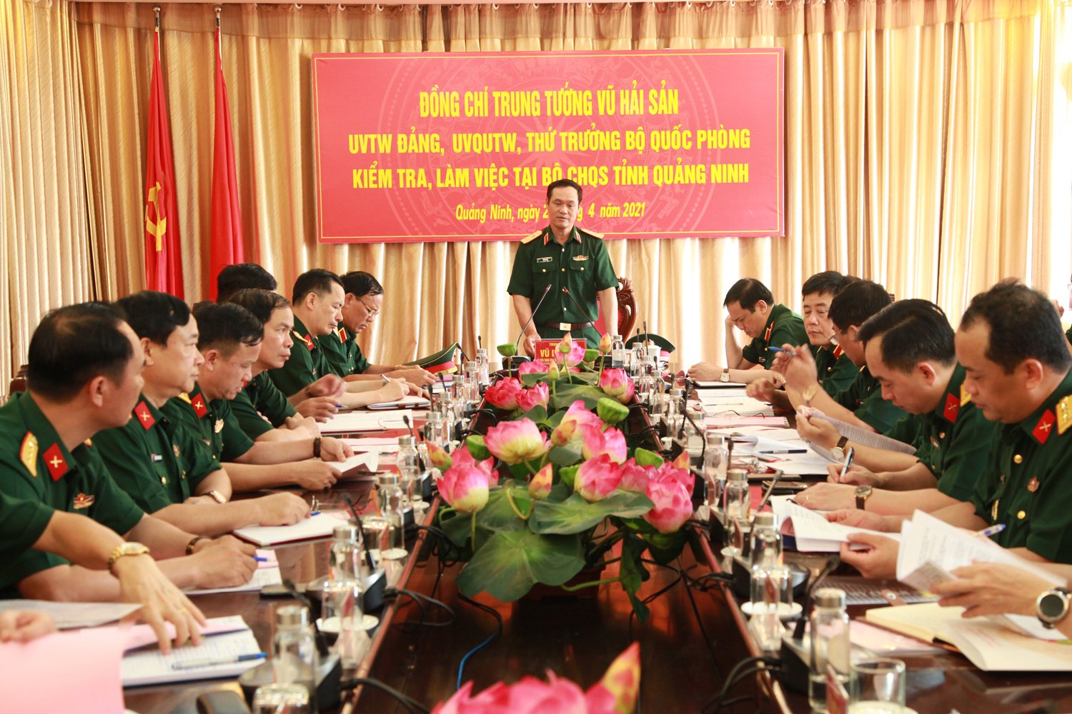 Trung tướng Vũ Hải Sản, Ủy viên Trung ương Đảng, Ủy viên Quân ủy Trung ương, Thứ trưởng Bộ Quốc phòng, phát biểu kết luận kiểm tra. 