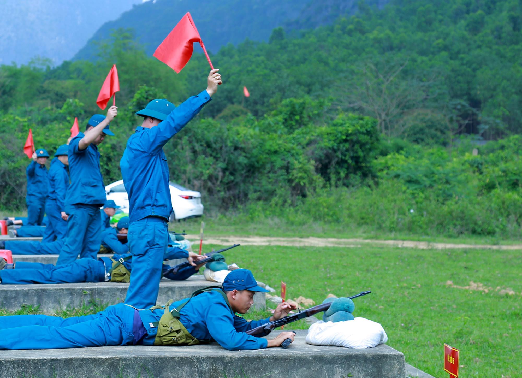 Ban CHQS TP Hạ Long đẩy mạnh thi đua huấn luyện lập thành tích cao nhất chào mừng cuộc bầu cử. 