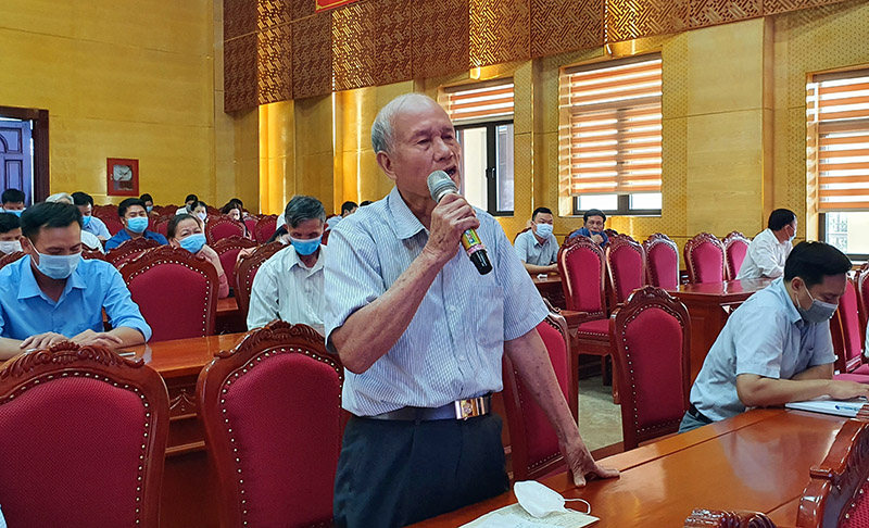 Cử tri huyện Hải Hà phát biểu tại hội nghị.