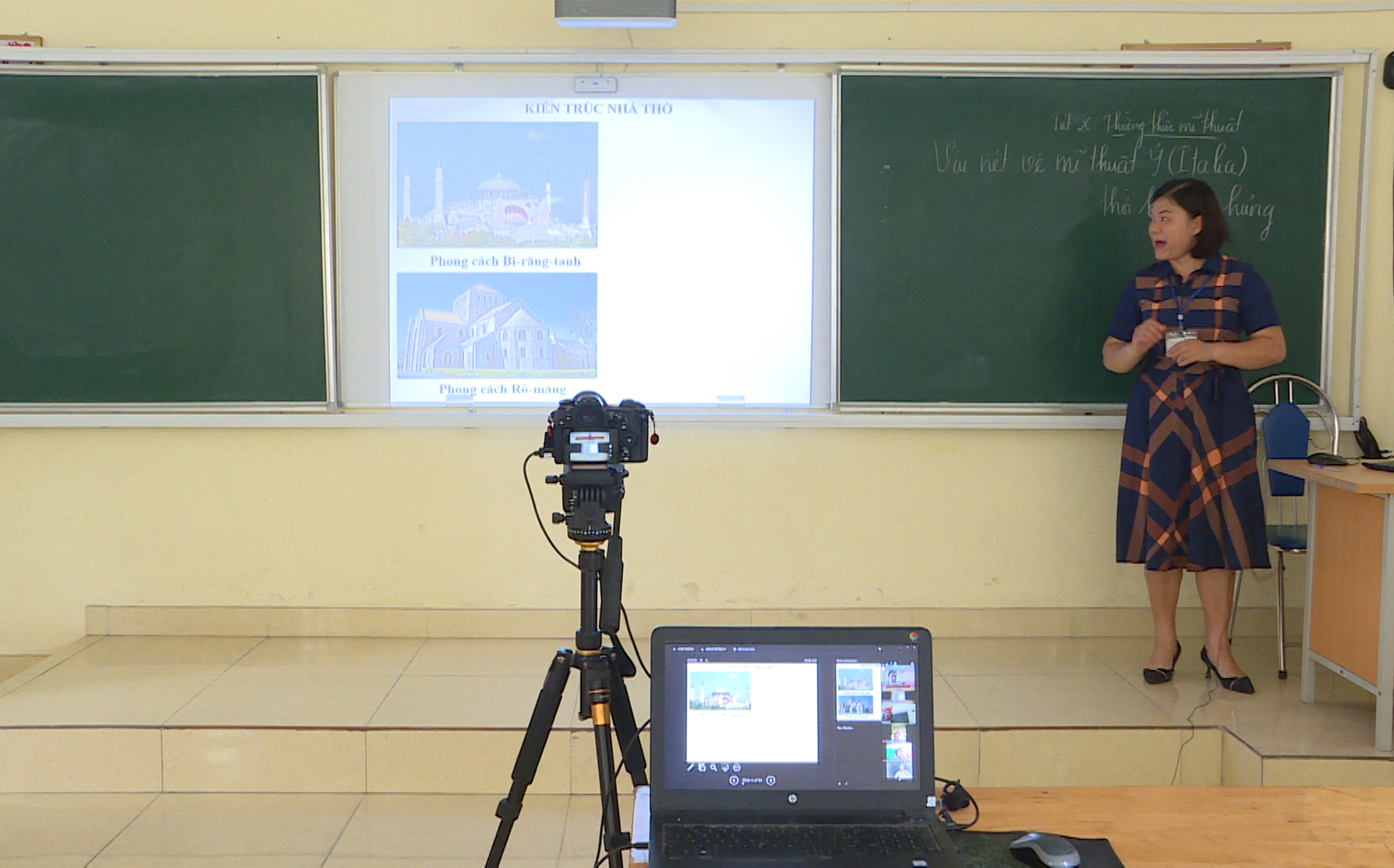 Trường THCS Quang Hanh (TP Cẩm Phả) thực hiện dạy trực tuyến cho học sinh lớp 6, 7, 8.