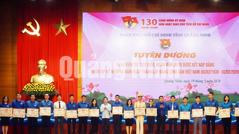 90 Đảng viên trẻ tiêu biểu được vinh danh tại buổi lễ Tuyên dương gương mặt trẻ, tài năng trẻ, đảng viên trẻ tiêu biểu năm 2019 (5-2020). Ảnh: Minh Đức