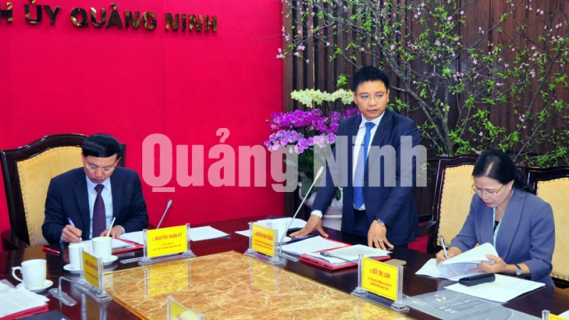 Phó Bí thư Tỉnh ủy, Chủ tịch UBND tỉnh Nguyễn Văn Thắng phát biểu đóng góp ý kiến tại cuộc họp (1-2020). Ảnh: Minh Hà