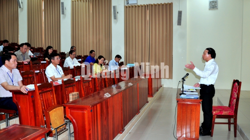 Bí thư Tỉnh ủy Nguyễn Xuân Ký trình bày chuyên đề tại lớp bồi dưỡng kiến thức mới cho cán bộ quy hoạch chiến lược khóa XIII (9-2020). Ảnh: Minh Hà