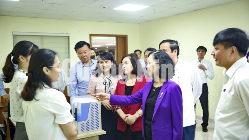 Đoàn công tác của Trung ương tới thăm Cơ quan tham mưu giúp việc chung MTTQ và các tổ chức CT-XH tỉnh Quảng Ninh (8-2018). Ảnh: Hùng Sơn