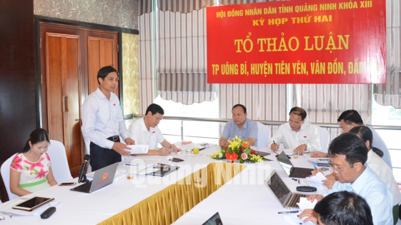 Đồng chí Vũ Văn Diện, Phó Chủ tịch UBND tỉnh cho ý kiến về các nội dung tháo gỡ khó khăn cho doanh nghiệp, phát triển mạng lưới cơ sở dạy nghề.