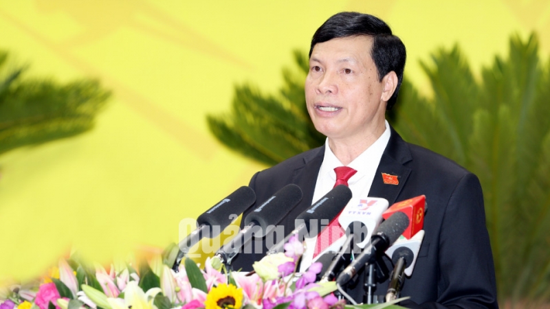 Đồng chí Nguyễn Đức Long, Phó Bí thư Tỉnh ủy, Chủ tịch UBND tỉnh đọc diễn văn khai mạc Đại hội.
