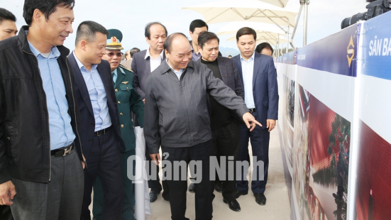 Thủ tướng thị sát Khu dịch vụ, du lịch phức hợp cao cấp có casino tại Vân Đồn.