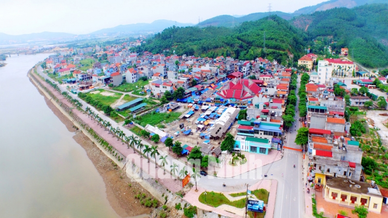 Nay đã bứt phá vươn lên với mục tiêu xây dựng thị trấn Trới (Hoành Bồ) đạt đô thị loại IV trong nhiệm kỳ 2015-2020. Ảnh: Đỗ Phương
