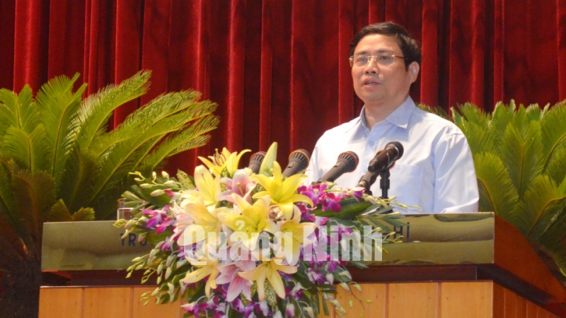 Đồng chí Phạm Minh Chính, Ủy viên TW Đảng, Bí thư Tỉnh ủy phát biểu tại Kỳ họp