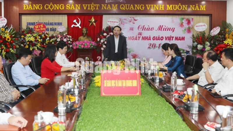 Bí thư Tỉnh ủy Nguyễn Xuân Ký phát biểu chúc mừng Sở Giáo dục và Đào tạo (11-2020). Ảnh: Đỗ Phương