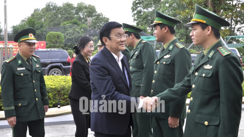 Đồng chí Trương Tấn Sang thăm CB,CS Đồn Biên phòng Cửa khẩu quốc tế Móng Cái