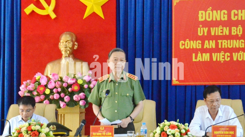 Bộ trưởng Bộ Công an Tô Lâm phát biểu chỉ đạo tại buổi làm việc với Công an tỉnh (8-2019). Ảnh: Thanh Tùng
