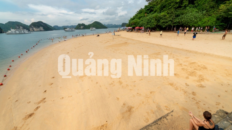 Bãi biển Ti-Tốp (6-2018). Ảnh: Dương Việt Sơn