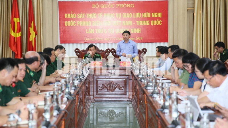 Đồng chí Nguyễn Xuân Ký, Bí thư Tỉnh ủy, Chủ tịch HĐND tỉnh, phát biểu tại buổi họp bàn (9-2019). Ảnh: Đỗ Phương