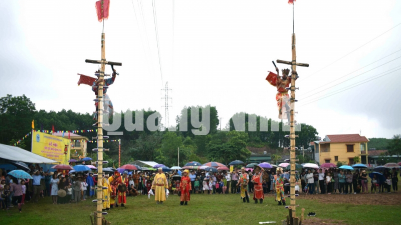 Leo dao tại Lễ hội Văn hóa, thể thao dân tộc Sán Dìu lần thứ I-2018 ở huyện Tiên Yên. Ảnh: Công Thành