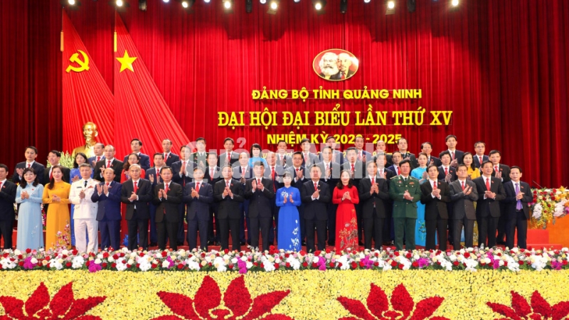 Ban Chấp hành Đảng bộ tỉnh Quảng Ninh nhiệm kỳ thứ XV, nhiệm kỳ 2020-2025 gồm 53 đồng chí ra mắt Đại hội.