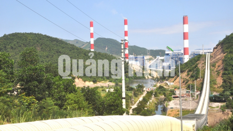 Hệ thống băng tải vận chuyển than từ Khe Chàm đến kho G9 cung cấp cho Nhiệt điện Mông Dương của Công ty Kho vận và Cảng Cẩm Phả. Ảnh: Đặng Nhung