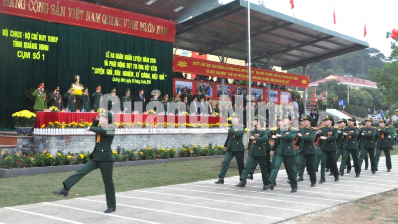 Màn diễu binh của các nữ quân nhân Bộ CHQS tỉnh tại lễ ra quân huấn luyện của Bộ CHQS tỉnh – BĐBP tỉnh năm 2018 (1-3-2018). Ảnh: Lưu Linh