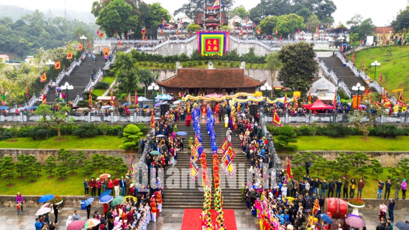 Lễ hội đền Cửa Ông. Ảnh: Nguyễn Thành Chung